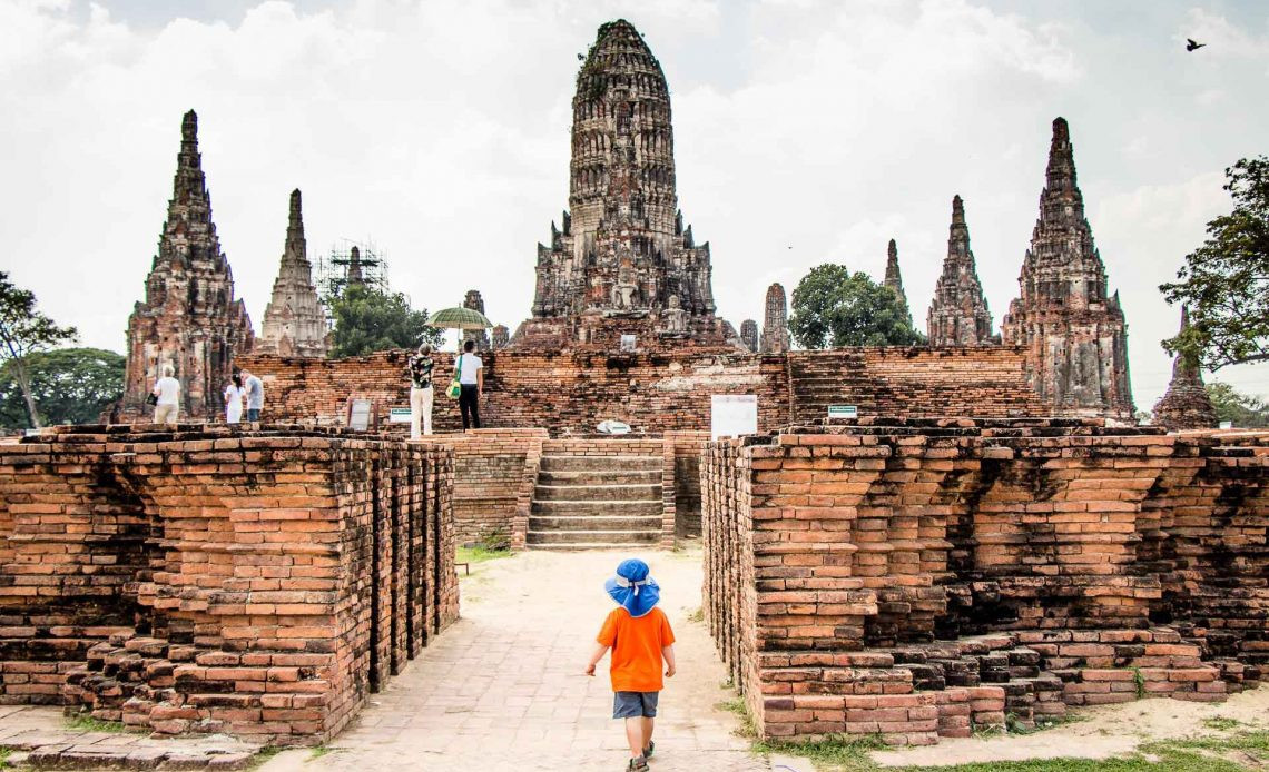 NGÀY 1:	 TP.HCM - BANGKOK - AYUTTHAYA (Ăn Trưa , Ăn Tối)                                                                                                 